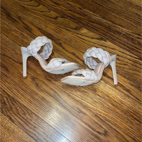 Steve Madden Nude Kenley Heels 7.5 - Picture 5 of 5